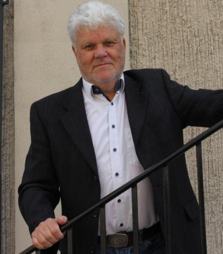 Thomas Schaefer Headshot
